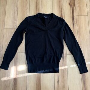 GAP Black V-Neck Sweater